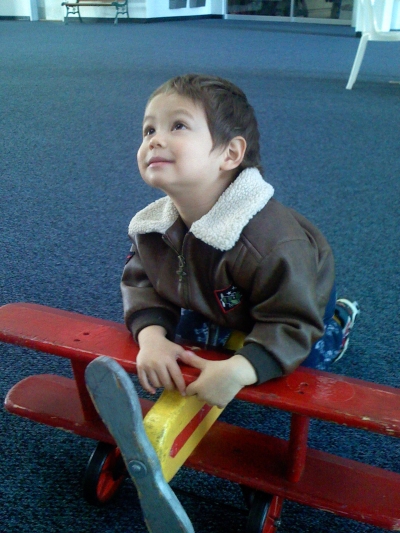 Sammy at the Hiller Aviation Museum, San Carlos, CA, sometime in December 2007