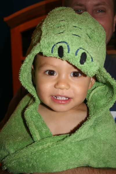 Sammy Mack wearing an alligator-character towel, July 11, 2007
